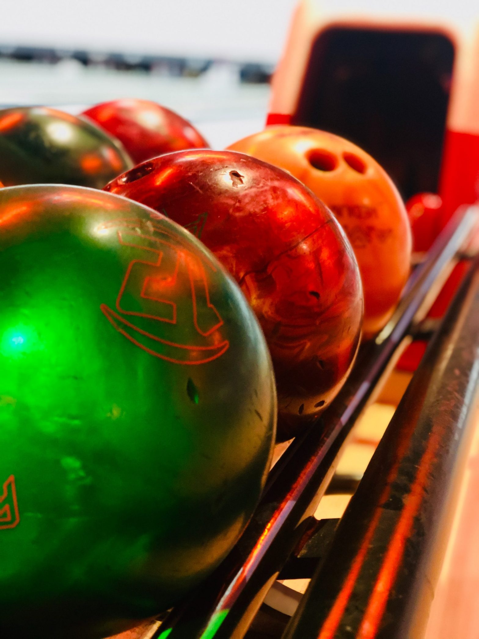 Ten pin bowling