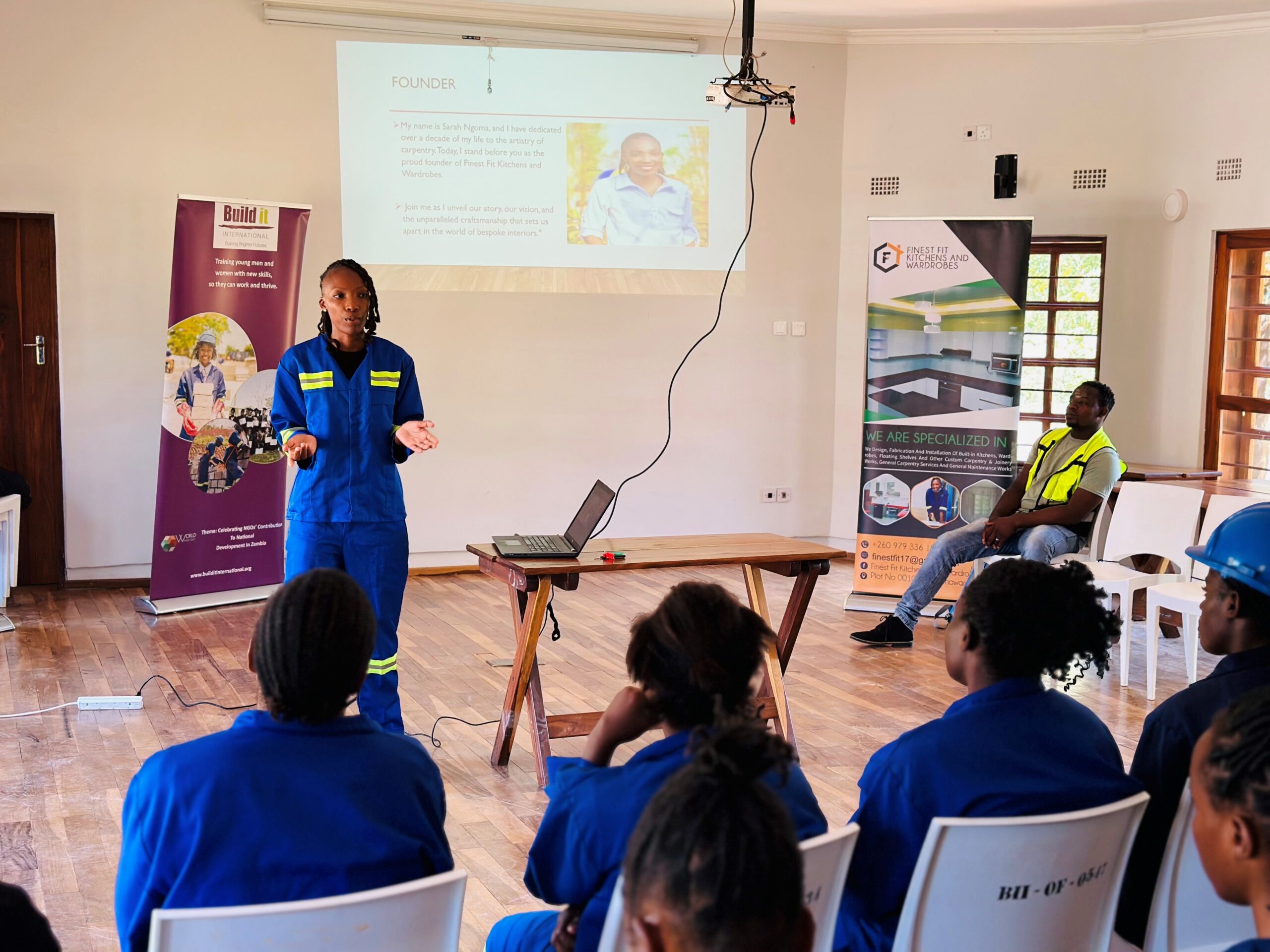 Sarah talking to female trainees and graduates at Build It's Female Mentorship Session in April 2024. These quarterly sessions provide tailored support to help more women to work and thrive in construction.